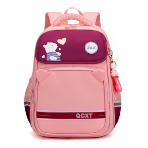 The new light and lightweight cartoon high grade schoolbag for pupils 1 buyer