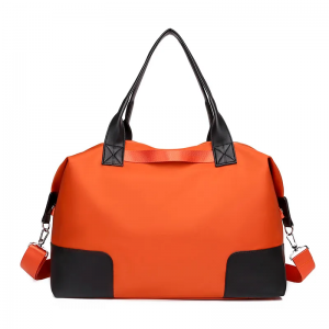 Fashionable new contrasting color one-shoulder portable travel bag with wet and dry separation